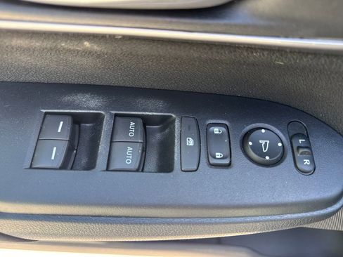 Used 2018 Honda CR-V EX image 14