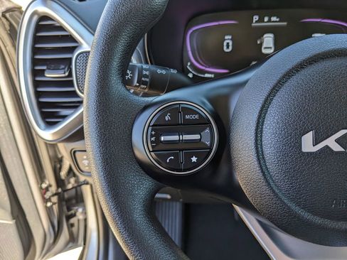 Certified 2025 Kia Soul LX image 31