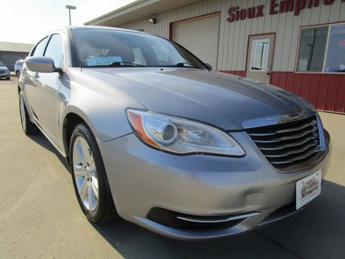 Used 2013 Chrysler 200 Touring w/ Cold Weather Group FWD image 3