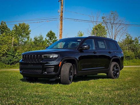 New 2025 Jeep Grand Cherokee L Altitude image 8