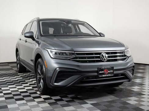 Used 2023 Volkswagen Tiguan SE image 11
