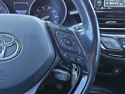 Used 2018 Toyota C-HR XLE image 20