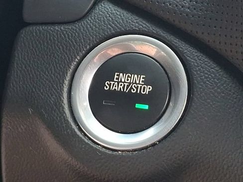 Used 2020 Chevrolet Equinox Premier AWD/4WD image 18