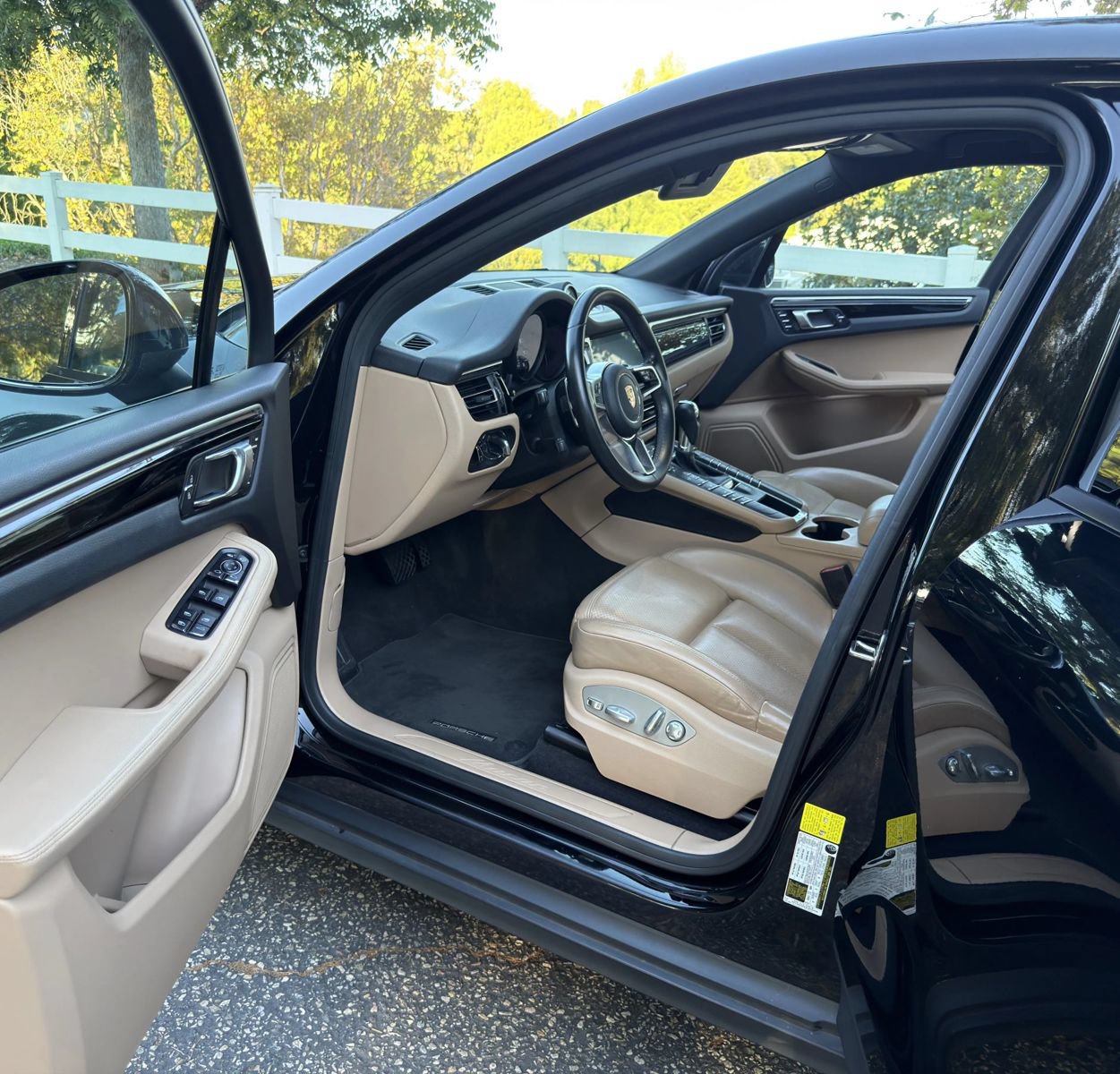 Used 2019 Porsche Macan AWD/4WD image 8