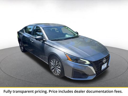 Used 2025 Nissan Altima 2.5 SV FWD image 1