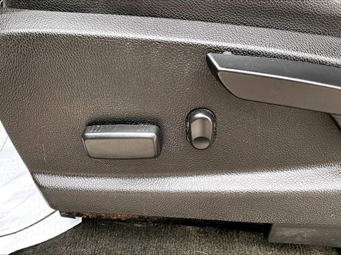 Used 2016 Chevrolet Colorado Z71 AWD/4WD image 33