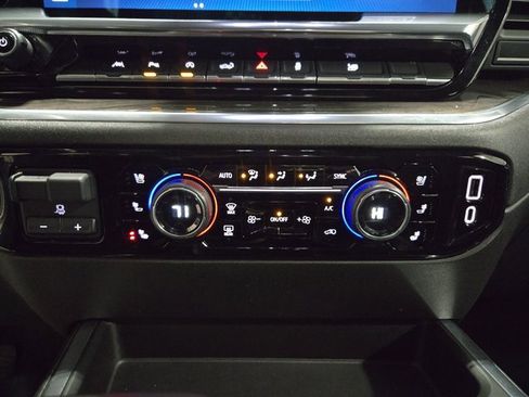 Used 2022 Chevrolet Silverado 1500 LTZ image 24