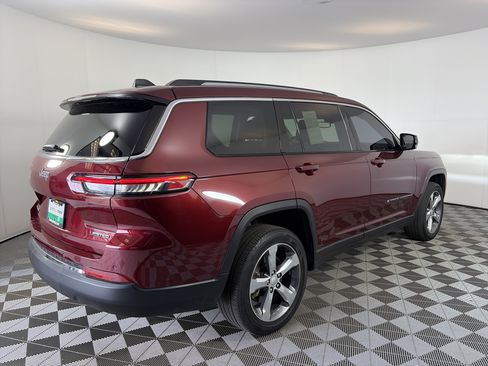 Used 2022 Jeep Grand Cherokee L Limited AWD/4WD image 11