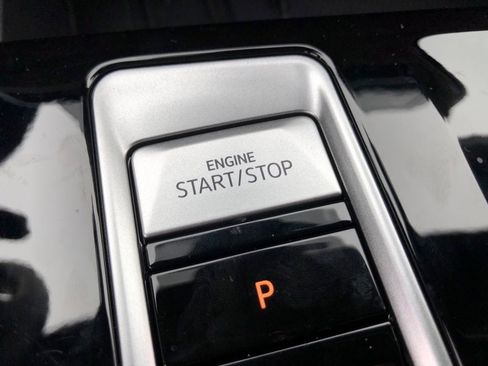 New 2026 Volkswagen Atlas Cross Sport SE image 32