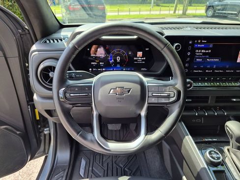 Used 2025 Chevrolet Colorado Trail Boss AWD/4WD image 30