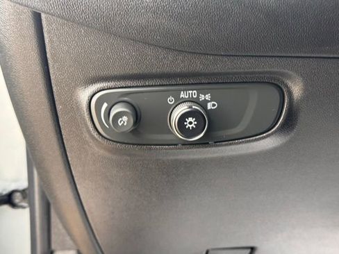 Used 2023 Chevrolet Equinox LT image 16