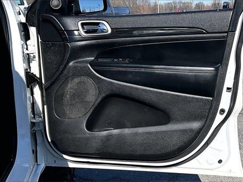 Used 2020 Jeep Grand Cherokee Altitude image 28