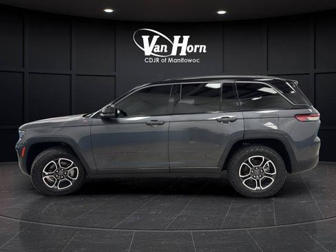 Used 2022 Jeep Grand Cherokee Trailhawk w/ Luxury Tech Group III AWD/4WD image 4