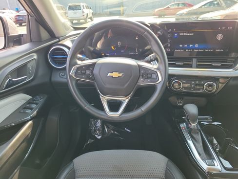 Used 2025 Chevrolet Trax LT w/ Driver Confidence Package FWD image 10