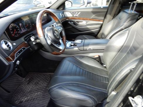 Used 2019 Mercedes-Benz S 560 4MATIC Sedan image 12