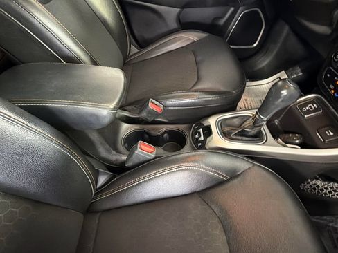 Used 2020 Jeep Compass Latitude FWD image 35