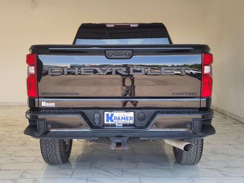 Used 2024 Chevrolet Silverado 2500 Custom w/ Custom Value Package AWD/4WD image 5