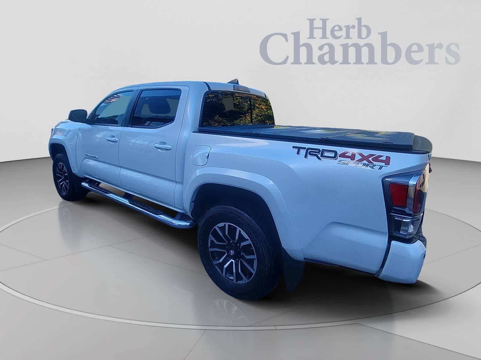 Used 2021 Toyota Tacoma TRD Sport w/ TRD Premium Sport Package AWD/4WD image 3
