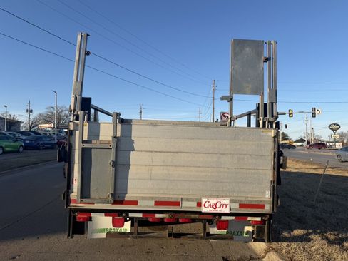 Used 2003 Ford F550 2WD Regular Cab Super Duty image 4
