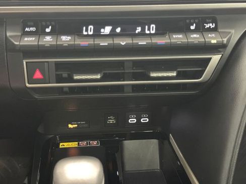 Used 2025 Toyota Camry XSE FWD image 18