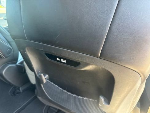 Certified 2024 Chrysler Pacifica Touring-L FWD image 33