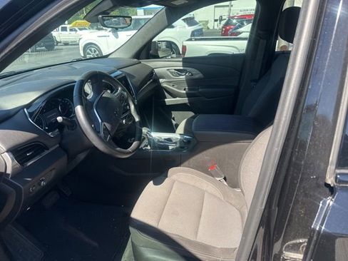 Used 2023 Chevrolet Traverse LT FWD image 14