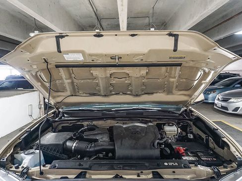 Used 2019 Toyota Tacoma TRD Off-Road w/ Technology Package image 27