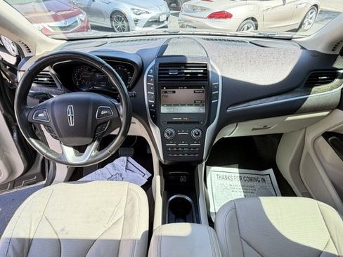 Used 2017 Lincoln MKC Reserve w/ Lincoln MKC Climate Package AWD/4WD image 13