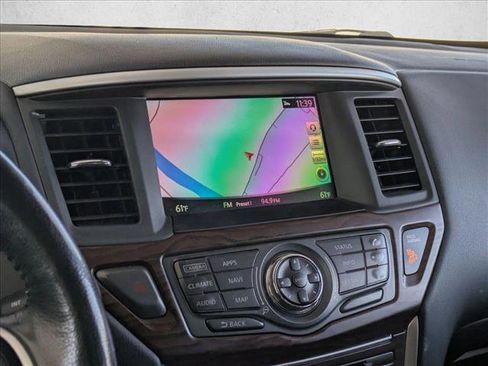 Used 2019 Nissan Pathfinder Platinum image 11