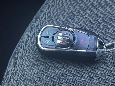 Used 2025 Buick Encore GX Preferred image 22