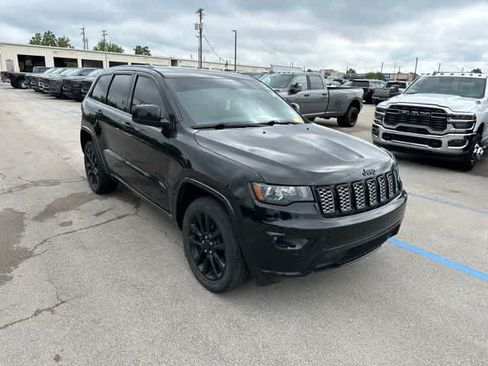 Used 2019 Jeep Grand Cherokee Altitude AWD/4WD image 22