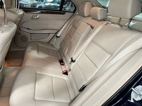 Used 2014 Mercedes-Benz E 350 4MATIC Sedan image 20