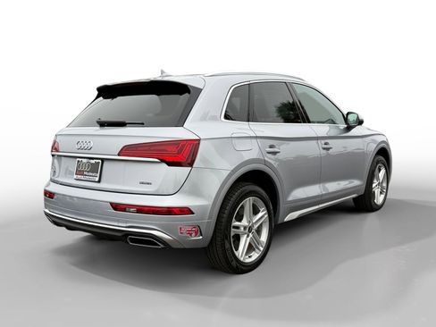 Used 2023 Audi Q5 e Premium w/ Convenience Package image 5