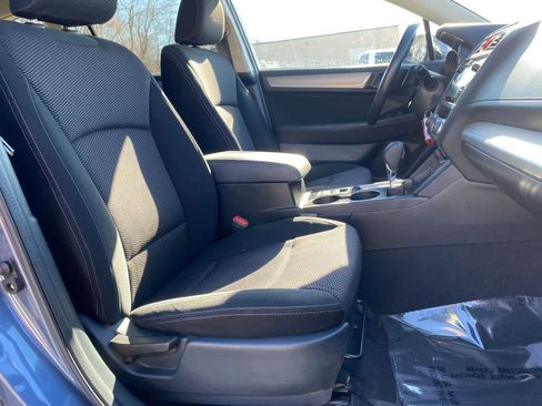 Used 2017 Subaru Outback 2.5i Premium image 19