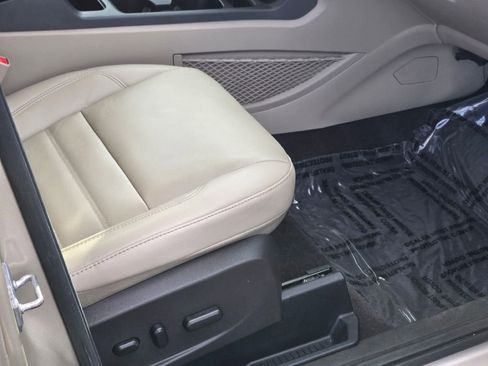 Used 2017 Ford Escape Titanium w/ Equipment Group 301A image 7