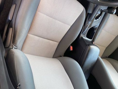 Used 2014 Toyota RAV4 LE FWD image 11