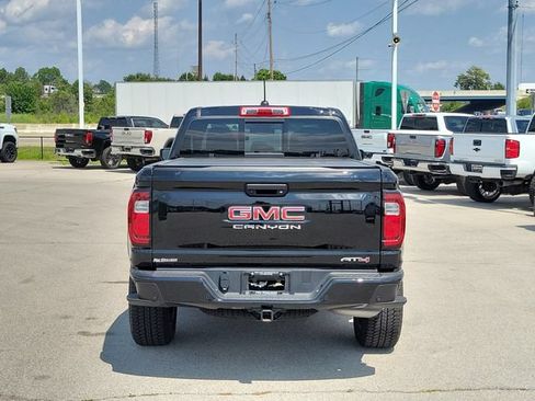 Used 2024 GMC Canyon AT4 w/ AT4 Premium Package AWD/4WD image 5