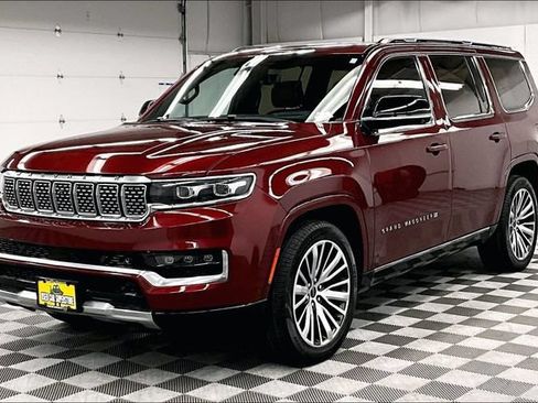 Used 2023 Jeep Grand Wagoneer Series III AWD/4WD image 12