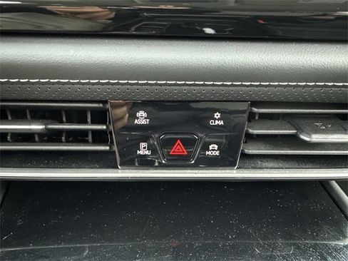 Certified 2025 Volkswagen Atlas SE image 23