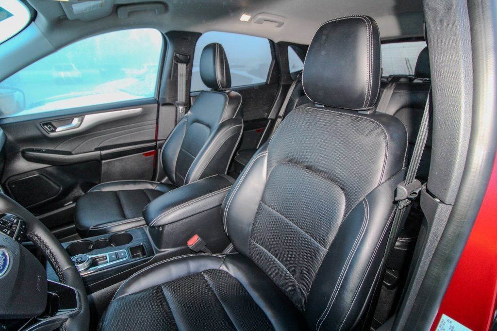 Used 2023 Ford Escape Platinum AWD/4WD image 14