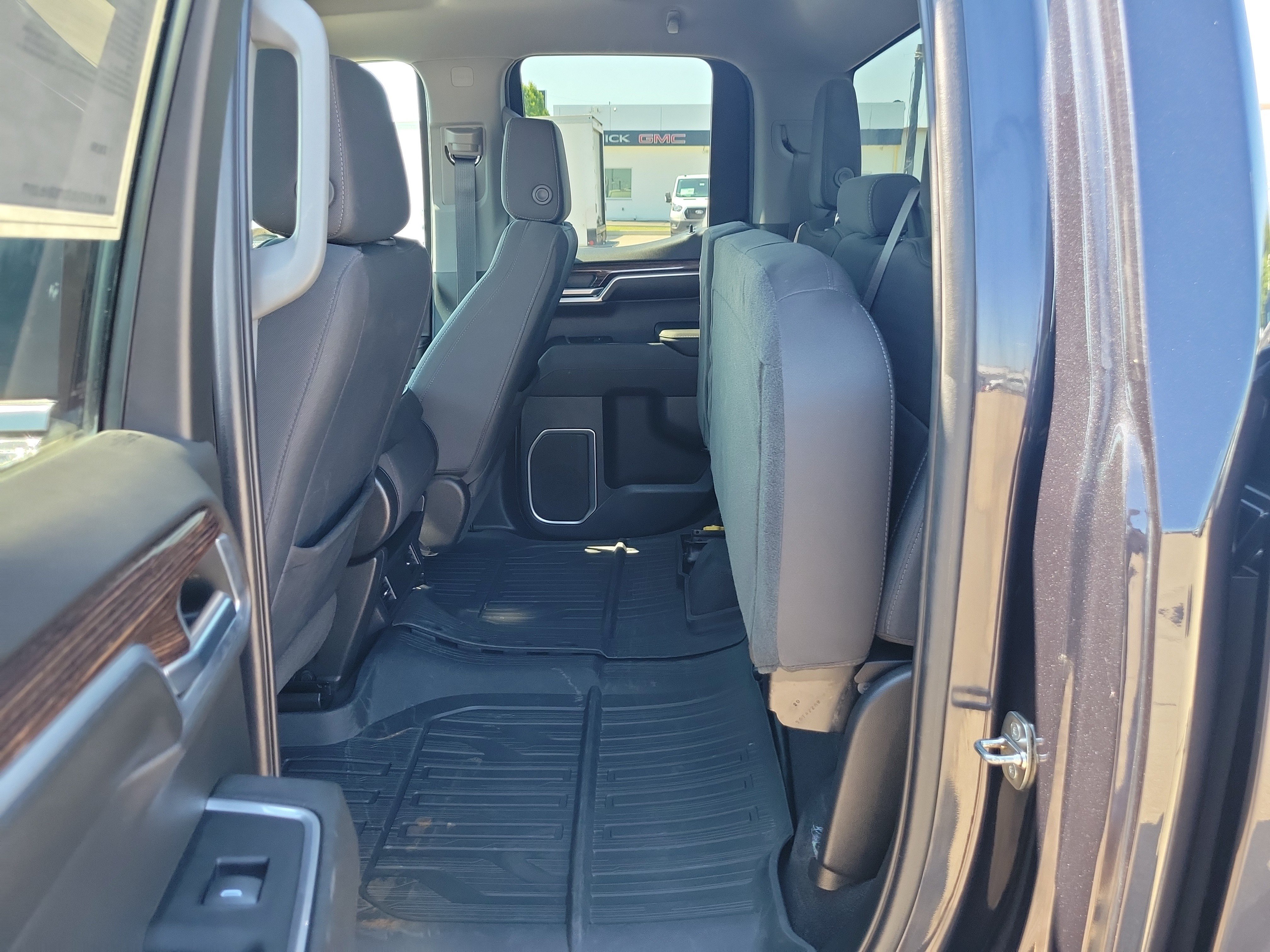 Used 2023 GMC Sierra 1500 SLE w/ Enhanced Capability Package AWD/4WD image 11