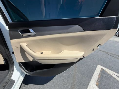 Used 2016 Hyundai Sonata SE FWD image 16