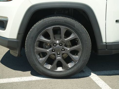 Used 2021 Jeep Compass Latitude AWD/4WD image 11