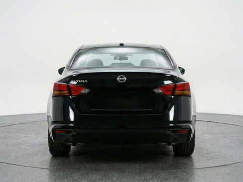 Used 2025 Nissan Altima 2.5 SV image 7