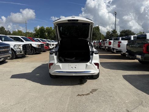 Used 2024 Buick Envista Avenir FWD image 36