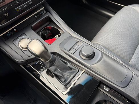 Used 2016 Lexus ES 350 w/ Premium Package w/Wood Trim FWD image 16