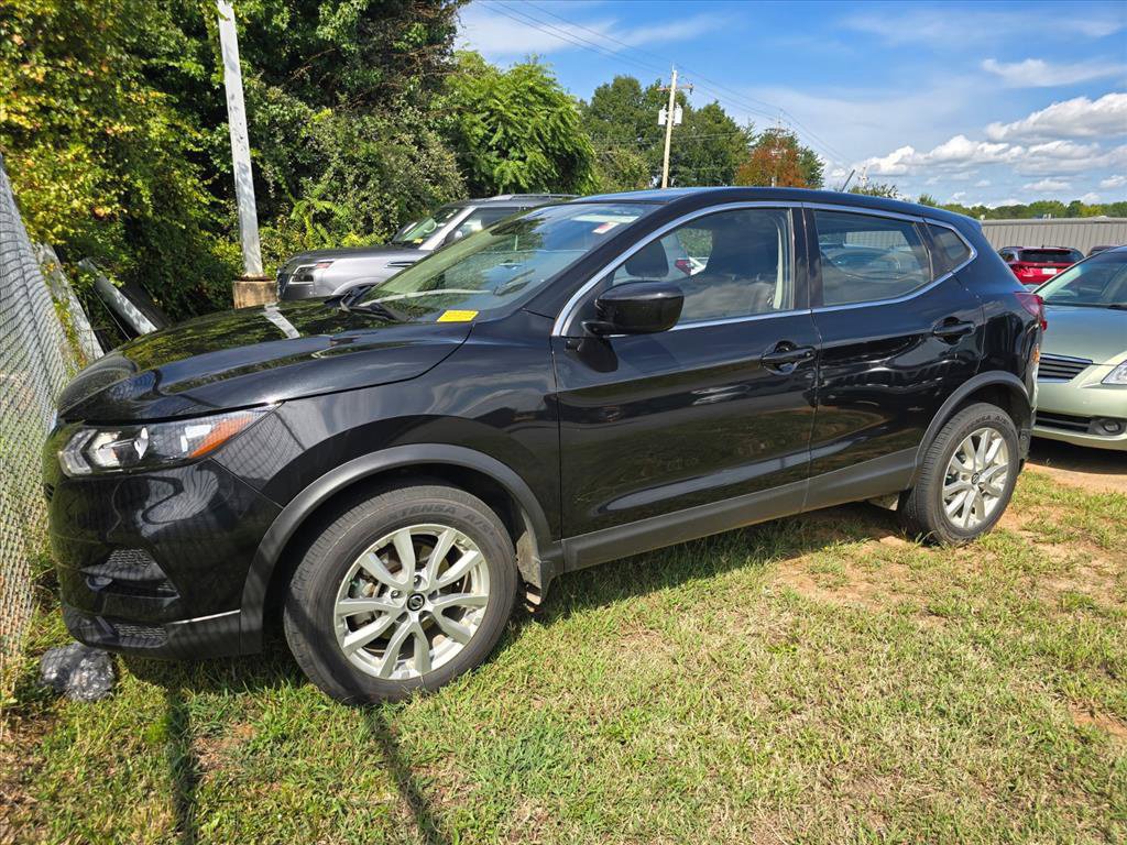 Used 2022 Nissan Rogue Sport S FWD image 2