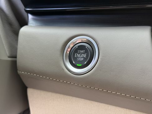 Used 2021 Cadillac Escalade ESV Premium Luxury Platinum RWD image 13