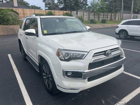 Used 2022 Toyota 4Runner Limited RWD image 3