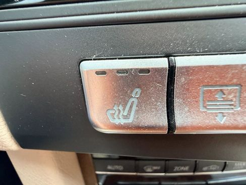 Used 2014 Mercedes-Benz E 350 Sedan image 23